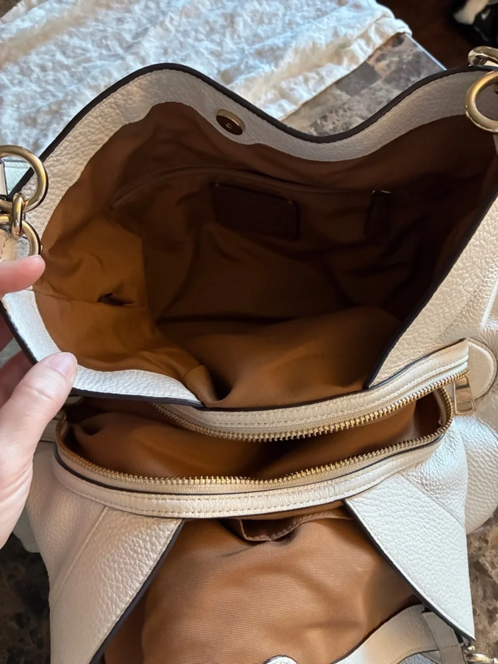 White leather Coach Lexy Shoulder Bag - Picture 7 of 11